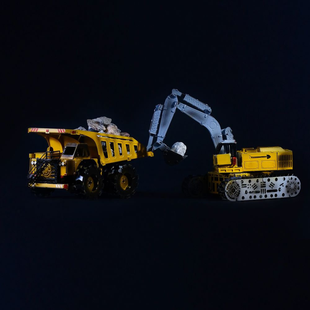QUARRY TRANSPORTER MINING TRUCK